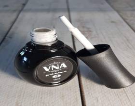 VNA Black/White 12