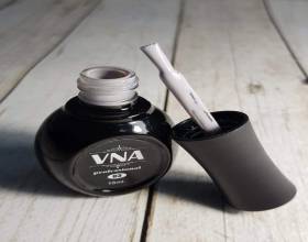 VNA Black/White 03