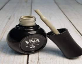 VNA Black/White 10