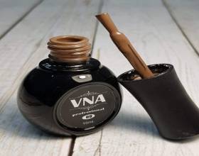 VNA Black/White 09