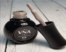 VNA Black/White 06