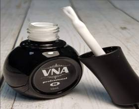 VNA Black/White 08