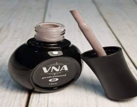 VNA Black/White 02