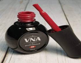 VNA Red 09