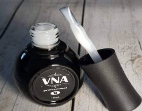 VNA Black/White 13
